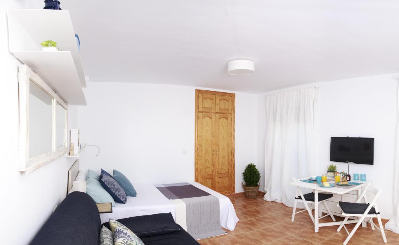 Sea & Wave Ventura Studio Apartment Málaga Extérieur photo